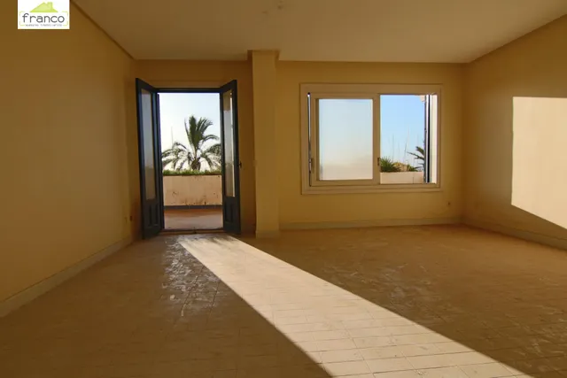 EN EL PUERTO TOMAS MAESTRE. UN OASIS EN MITAD DE LA MANGA — 14