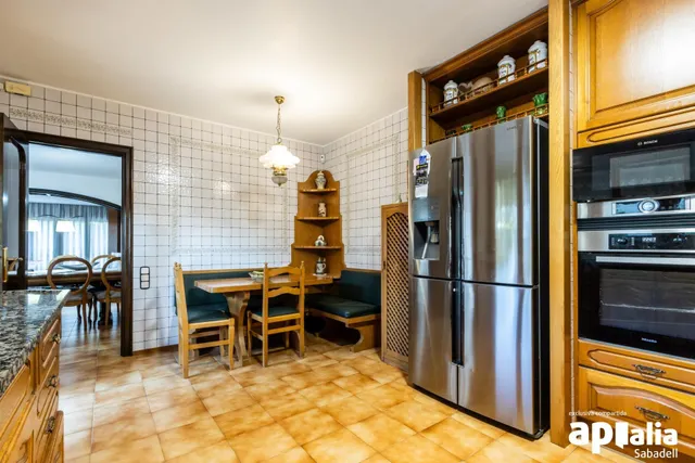 CASA A 4 VENTS A L'AIRESOL D — 24