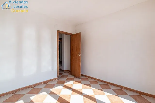 Edificio en Zaidín — 21