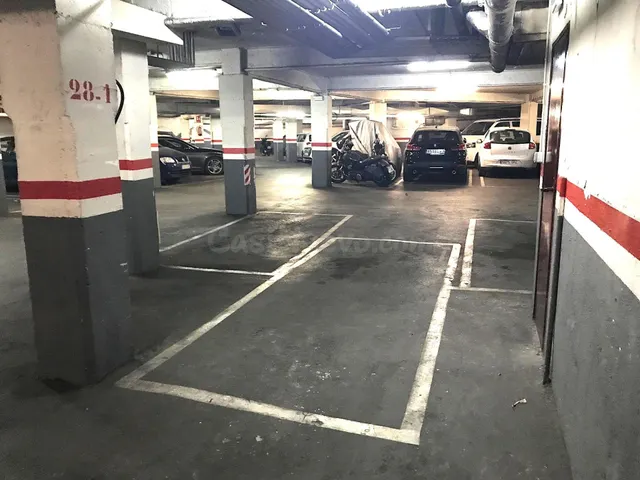 PLAZA DE PARKING PARA COCHE MEDIANO EN LA CALLE CALABRIA TOC - foto 3