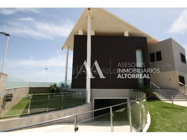 VILLA DE LUJO EN LA MANGA - foto 2