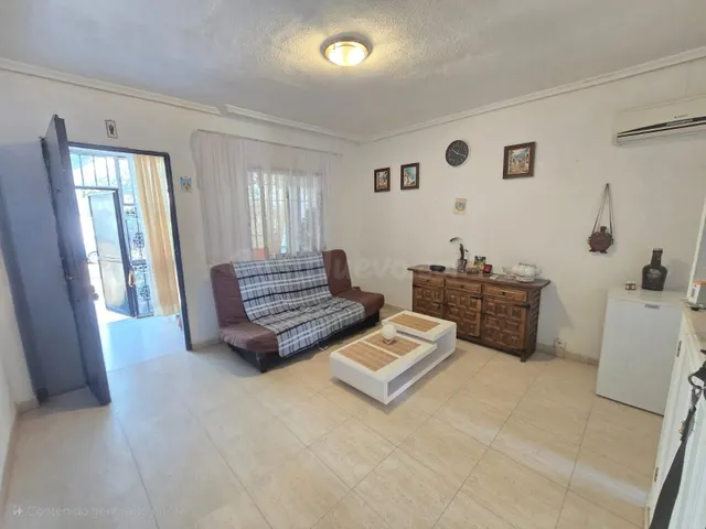 Bungalow en Planta Baja con Gran Jardín y Piscina en Torrevieja ☀️ — 5