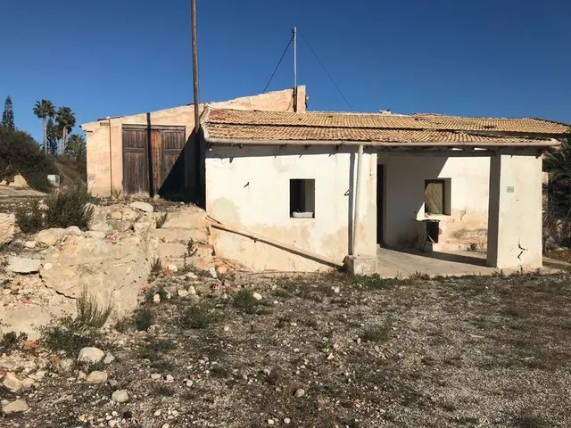 SE VENDEN 3.200 m2 DE PARCELA PARA INVERSIÓN — 3