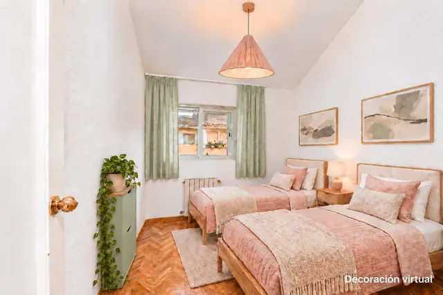 Chalet en pleno centro de Torrelodones, para disfrutar de la comodidad de tenerlo todo cerca sin renunciar al espacio de una vivienda unifamiliar. — 28