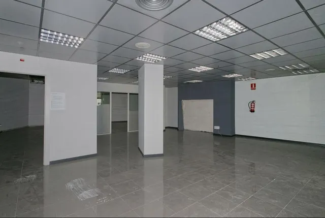 Local comercial 314m² en venta - Cataluña — 8