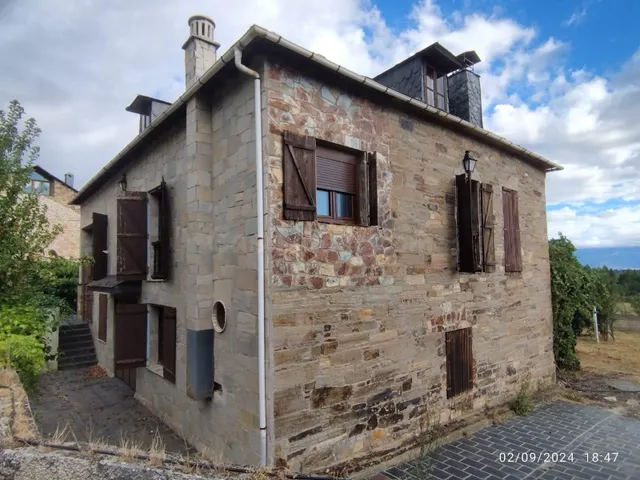 SE VENDE CASA CON 5000 METROS DE TERRENO - foto 2