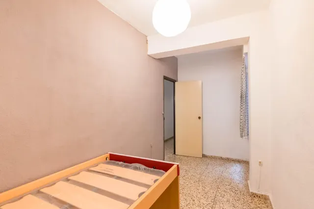 Amplio piso en venta para reformar en el Barrio del Carmen, Murcia — 24