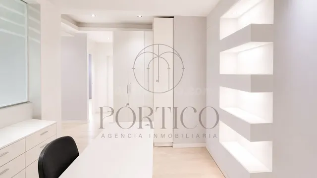 ¡Gran Oportunidad! Amplio local en O Porriño. — 5