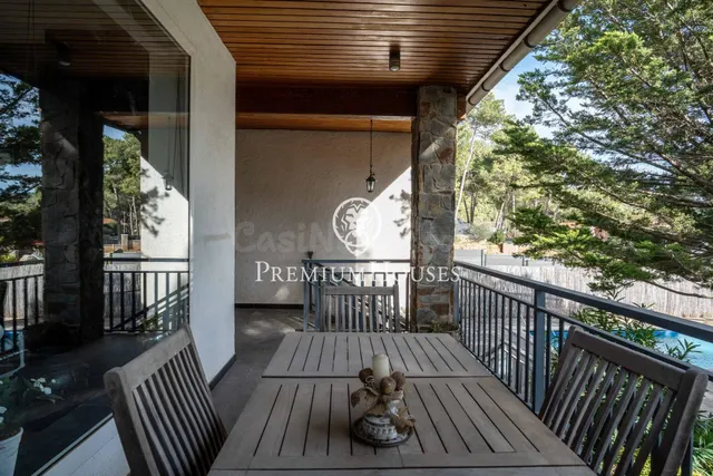 Casa independiente con jardín y piscina en Begues Park - foto 3