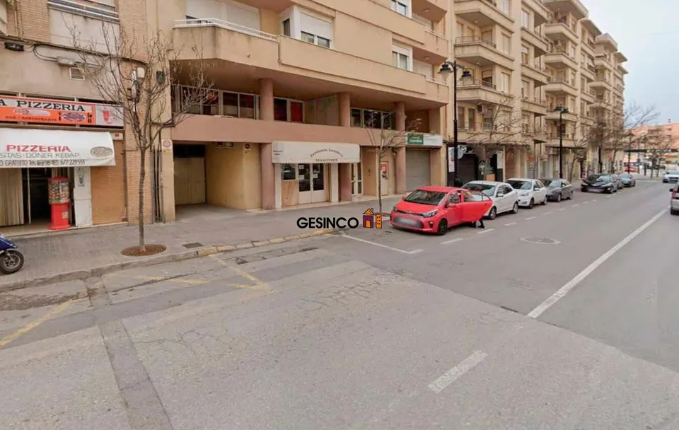 LOCAL COMERCIAL EN PLANTA ENTRESUELO EN VENTA Y ALQUILER