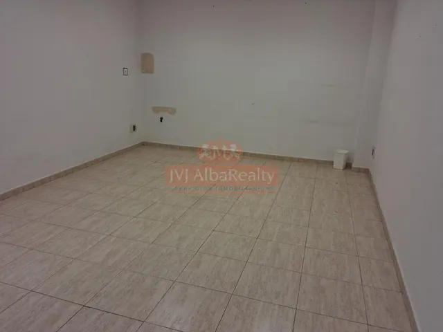 EN VENTA O ALQUILER ESPECTACULAR LOCAL EN ZONA INDUSTRIA — 26
