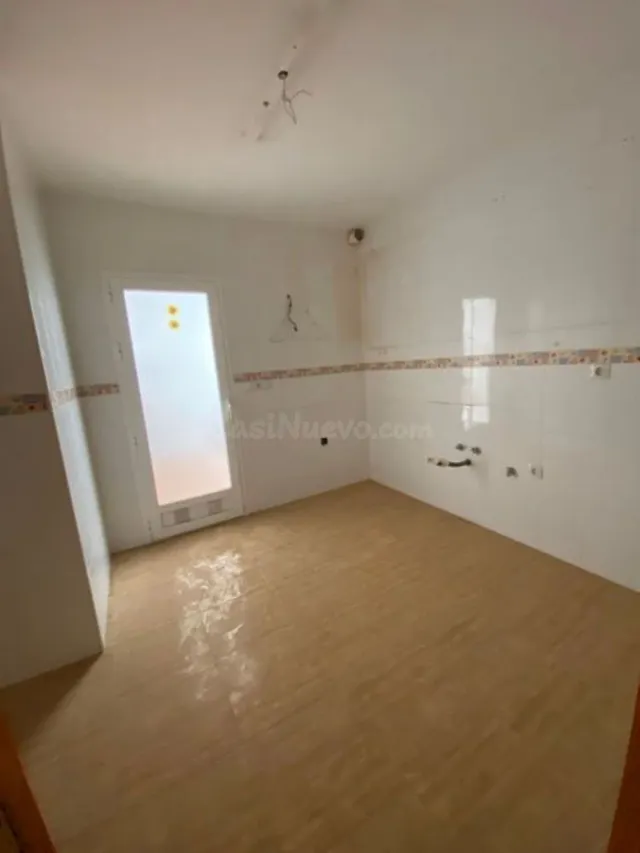 PISO DE 3 DORMITORIOS Y 2 BAÑOS COMPLETOS EN LA GANGOSA!! MU - foto 4