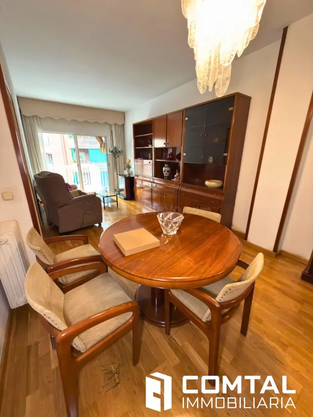 Piso familiar de 4 habitaciones, 2 baños y terraza en los alrededores de Sagrada Família — 4