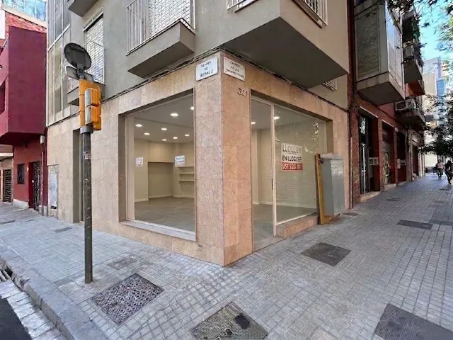 LOCAL COMERCIAL DE OBRA NUEVA A ESTRENAR EN PLENA CALLE NAVAS DE TOLOSA, ESQUINA CON BESALÚ — 21