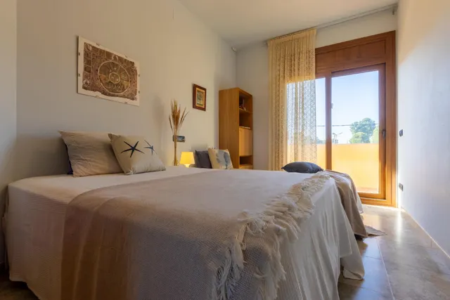 Espectacular Chalet en Mont-Roig del Camp con Piscina y Amplio Jardín — 38