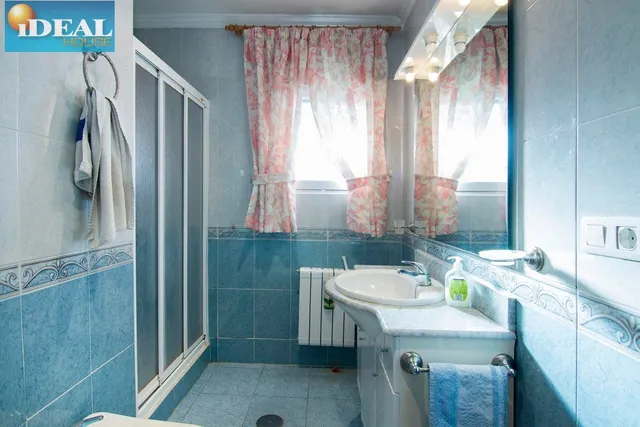 A6515D7. Huétor Santillan. www.idealhouse.es — 25