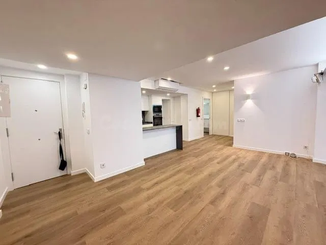 Oficina - local en venta reformado en la Creu de Barberà