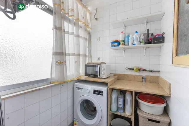 Piso de 3 dormitorios en calle milán, zaidín | muy luminoso y con gran potencial — 23