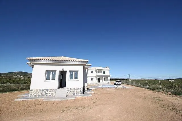 VILLAS DE OBRA NUEVA EN PINOSO — 17