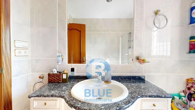 IMPRESIONANTE CASA EN CASILLA DEL AIRE — 48