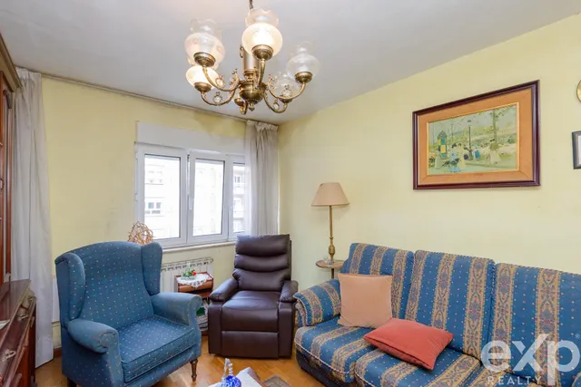 Piso de 3 habitaciones en Oviedo – cocina independiente y excelente potencial — 8