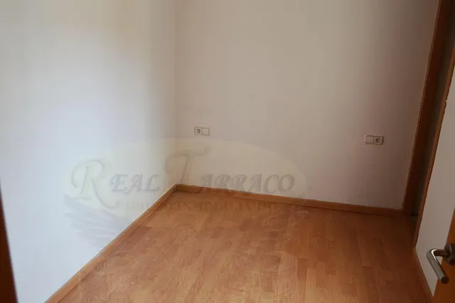PISO CON OKUPA EN VENTA,PASE OFERTA ! — 12