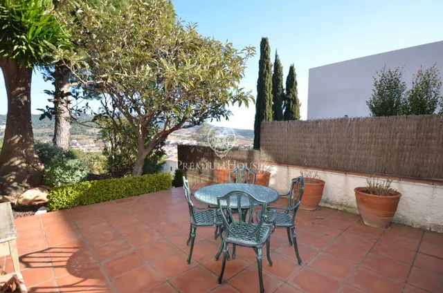 Casa con piscina en venta con vistas espectaculares en Alella — 25