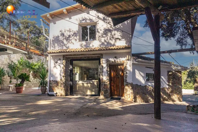 ESPECTACULAR CASA CON TERRENO EN LA SIERRA SUR — 37