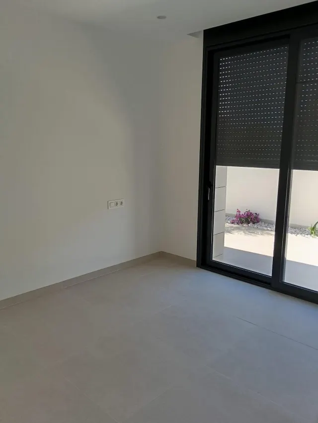 Villa de una sola planta con 3 dormitorios y piscina privada en el campo de golf(Pilar de la Horadada) — 44