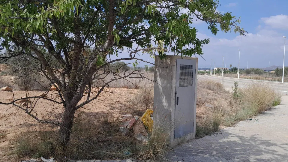 PARCELA INDUSTRIAL A LA VENTA EN PLA DE CARRASES