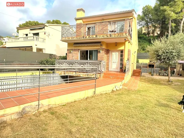 Casa con gran jardín, pérgola y barbacoa en Segur de Calafell !! — 3