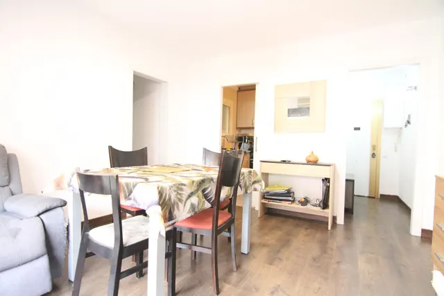 Piso de 3 habitaciones en la zona del Eixample — 4