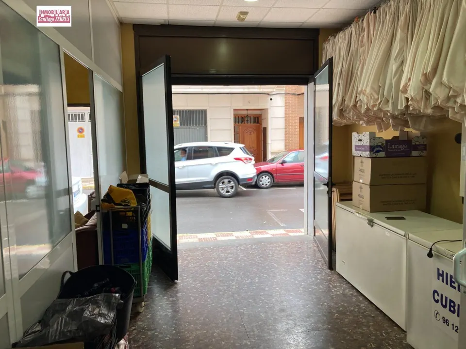 SE VENDE LOCAL DESTINADO A  HOSTELERIA  CATERING EN ALMUSSAFES