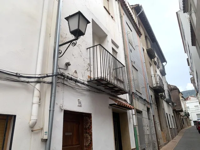 INTERESANTE INVERSIÓN DE DOS VIVIENDAS MÁS GARAJE Y BUHARDIL
