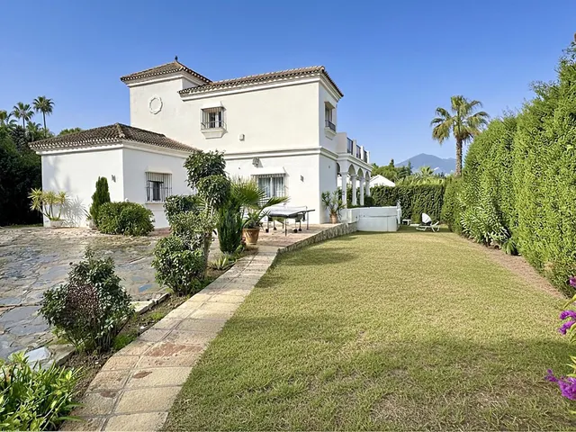 Chalet 5 habitaciones 220m² en venta - Marbella — 2