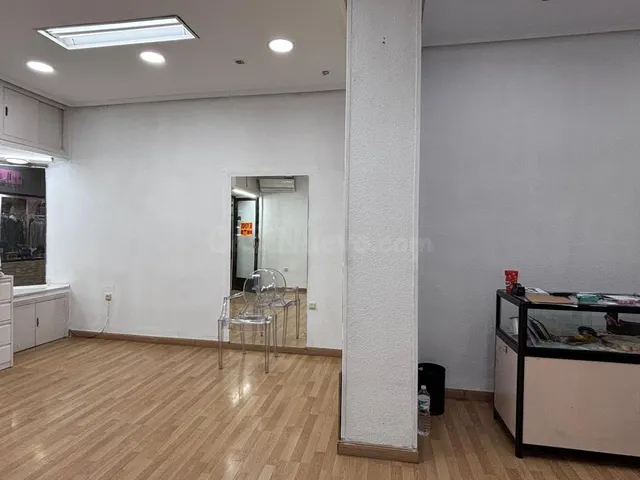 Local comercial en Paseo de Cánovas. Oportunidad!! - foto 3