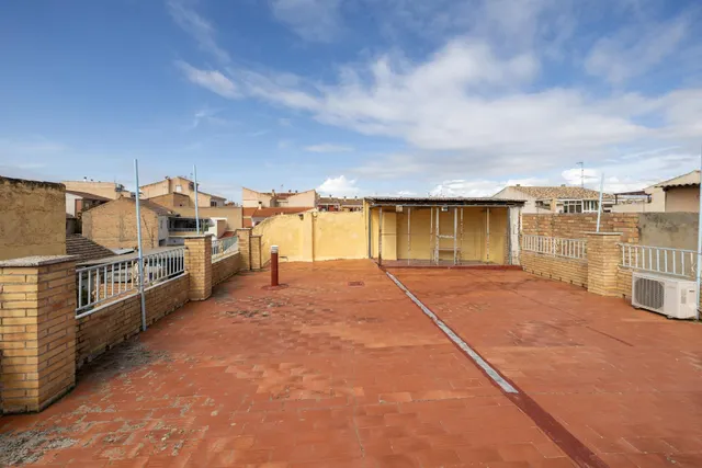 CASA EN PLENO CENTRO DE ARMILLA — 30