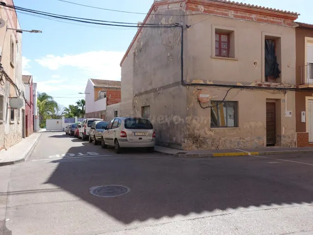 Casa de pueblo para reforma en Calle San Roc en el Centro de - foto 3