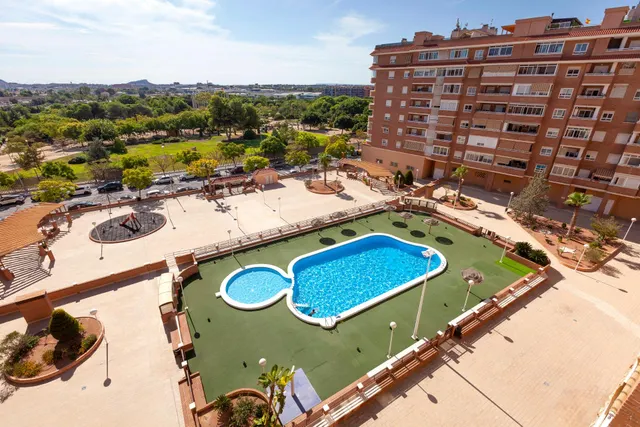 Piso con piscina en el Parque Lo Torrent — 7
