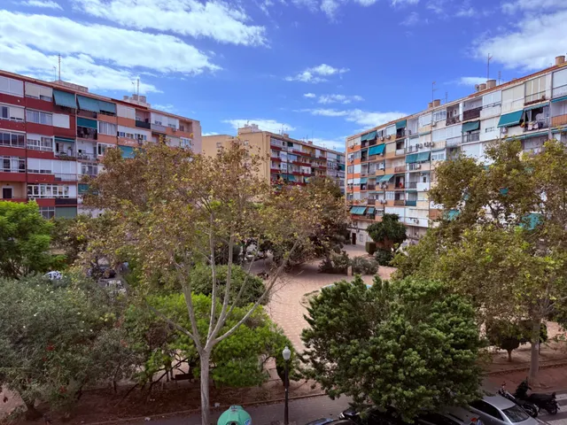 ☀️ Piso luminoso con terraza y vistas despejadas en Carolinas Altas — 11