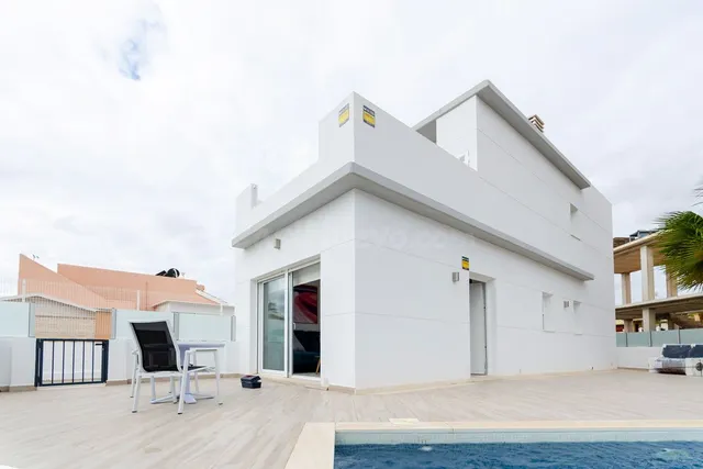 Villa 3 habitaciones 116m² en venta - El limonar — 2