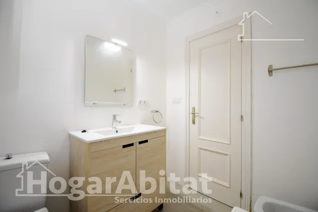 ÁTICO REFORMADO CON TERRAZA Y VISTAS DESPEJADAS AL MONTGÓ — 40