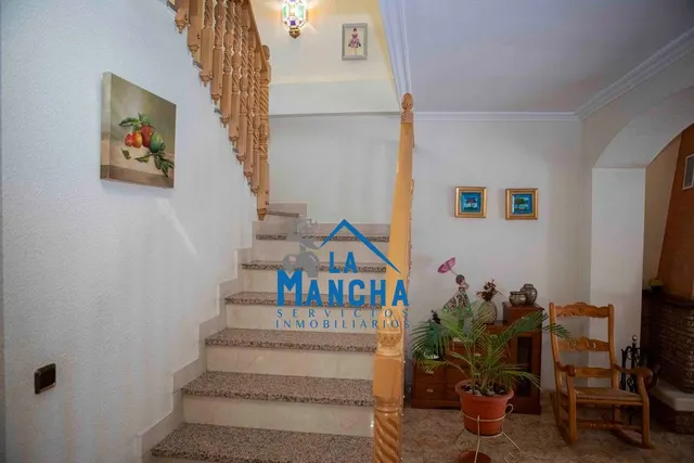 *595.000€* inmobiliaria la mancha vende casa en el barrio de san pablo de Albacete — 9