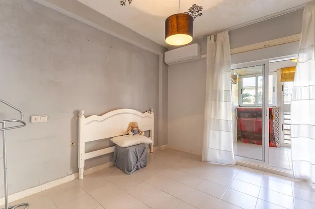APARTAMENTO DOS DORMITORIOS ZONA LA VELETA . — 19