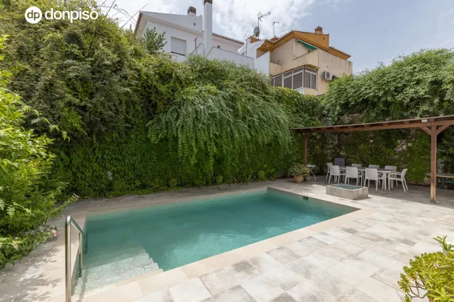 Chalet pareado con piscina, jardín y bonitas vistas a Granada en La Zubia — 50
