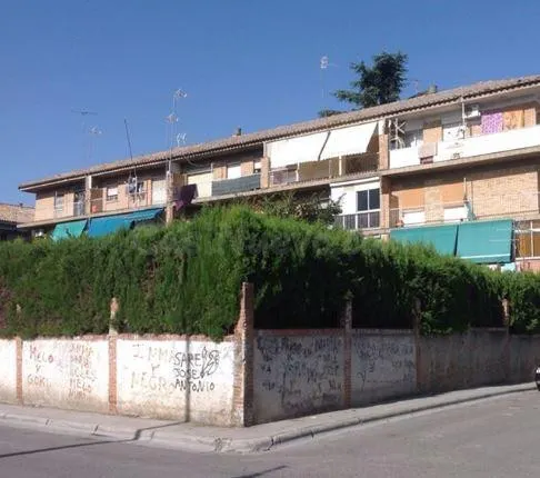 Se vende Piso sin Posesión en Granada