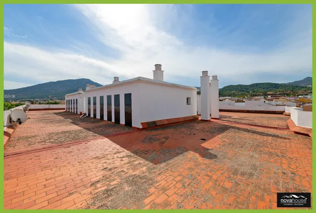 ¡amplitud, luz y una gran terraza en pleno centro de alhaurín! — 26