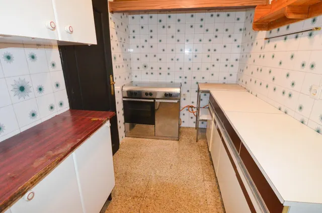 Urbis te ofrece un local en venta en zona Vidal, Salamanca. — 21