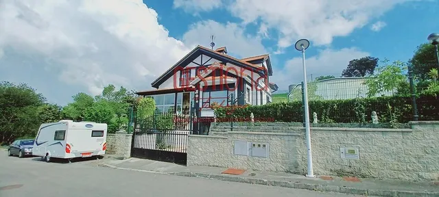 CHALET CON PISCINA PRIVADA. MERUELO. — 44