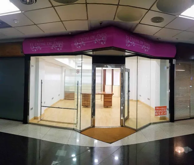 Local en el centro comercial Bulevar Plaza (FNAC) — 4